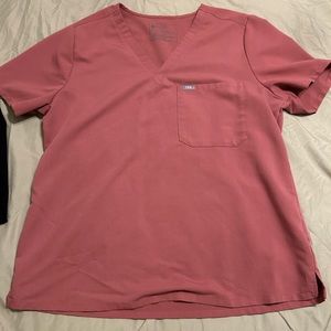 Matching figs scrub set in quartz